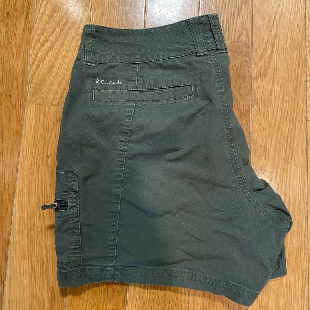 Columbia hiking shorts